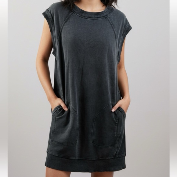 Anthropologie Dresses & Skirts - Anthropologie Daily Practice Casual Charcoal Sleeveless Tunic Dress